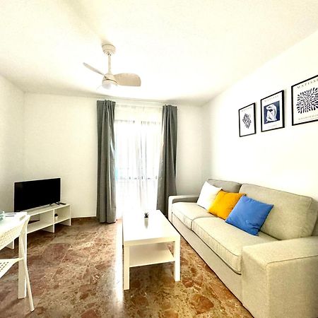 Beautiful & Sunny Apartment Малага Экстерьер фото