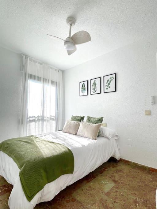 Beautiful & Sunny Apartment Малага Экстерьер фото