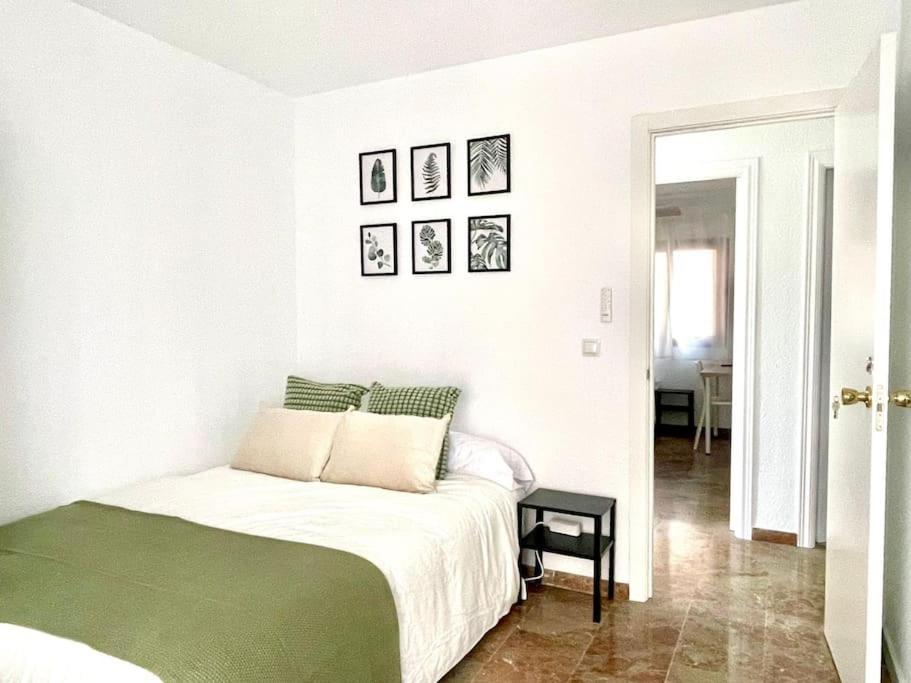 Beautiful & Sunny Apartment Малага Экстерьер фото