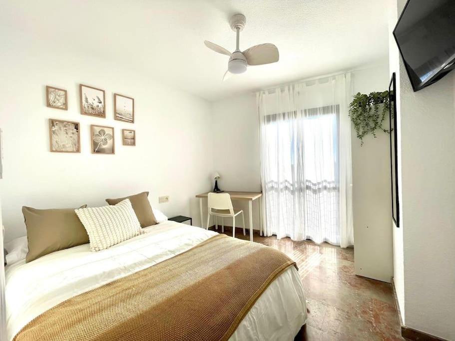 Beautiful & Sunny Apartment Малага Экстерьер фото