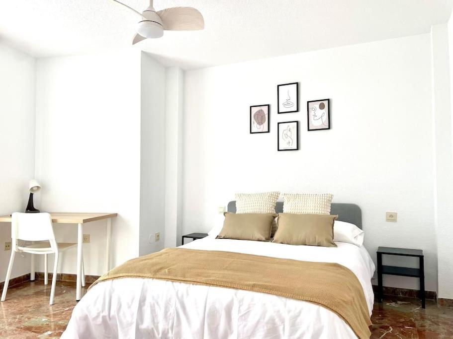 Beautiful & Sunny Apartment Малага Экстерьер фото