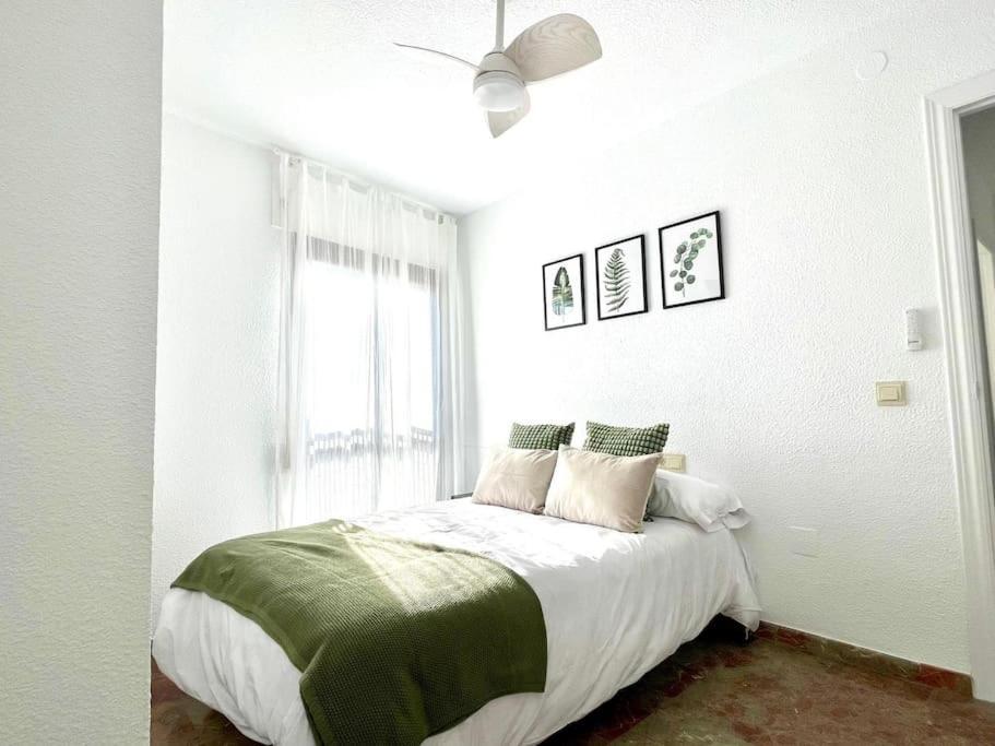 Beautiful & Sunny Apartment Малага Экстерьер фото