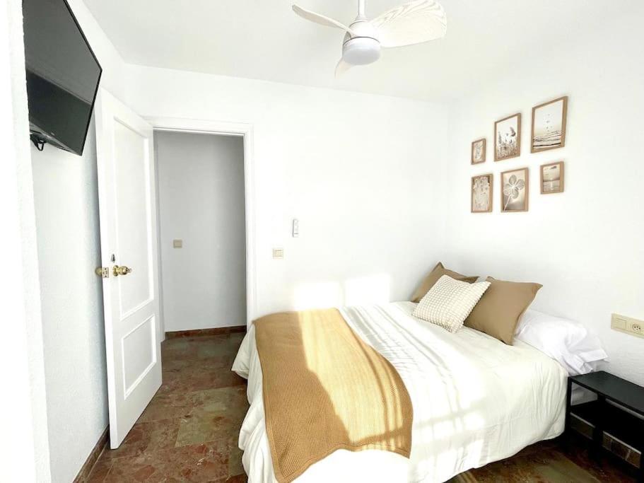 Beautiful & Sunny Apartment Малага Экстерьер фото