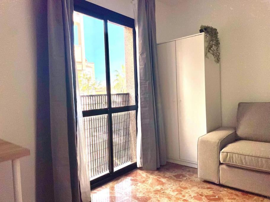 Beautiful & Sunny Apartment Малага Экстерьер фото