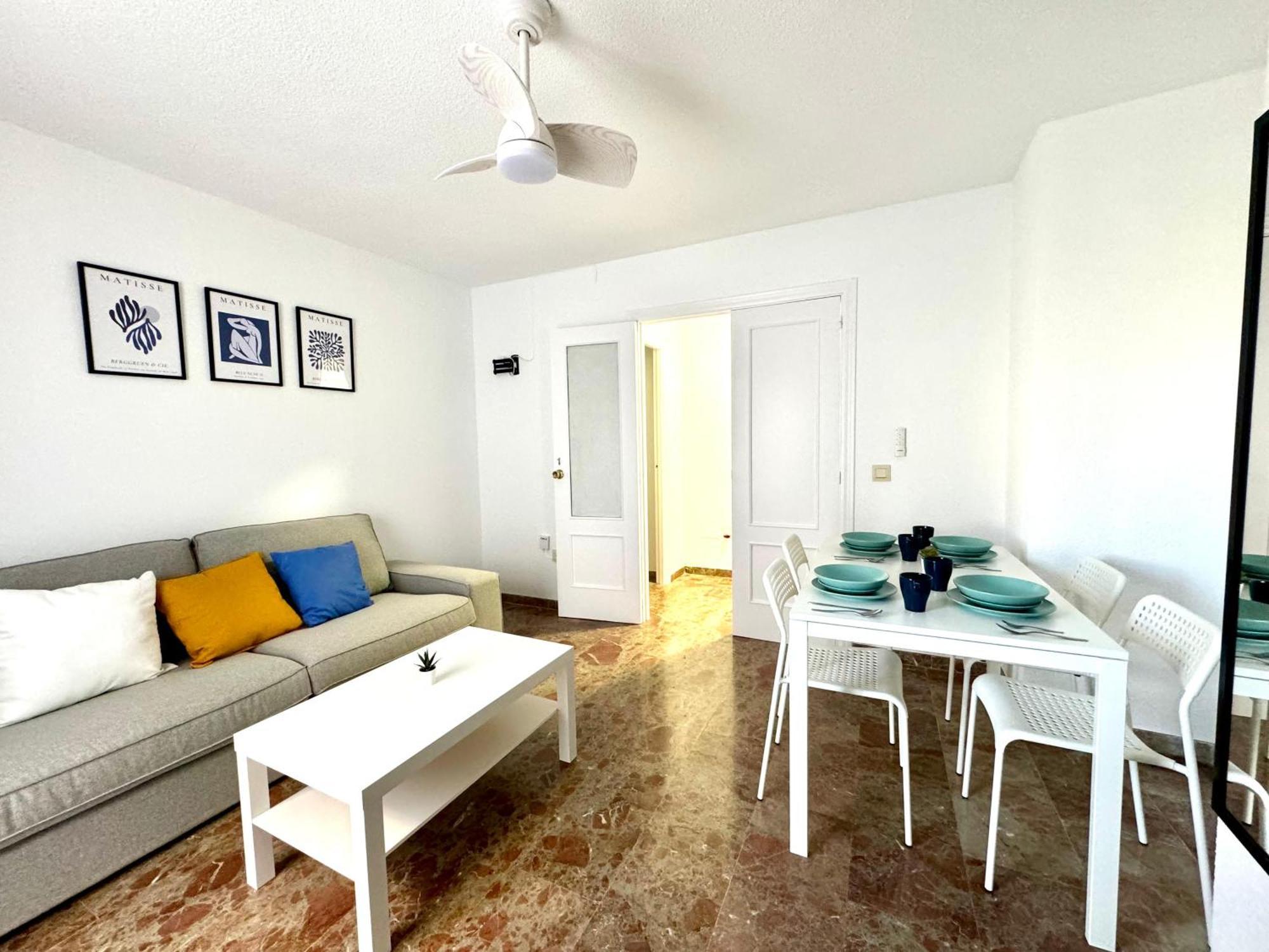 Beautiful & Sunny Apartment Малага Экстерьер фото